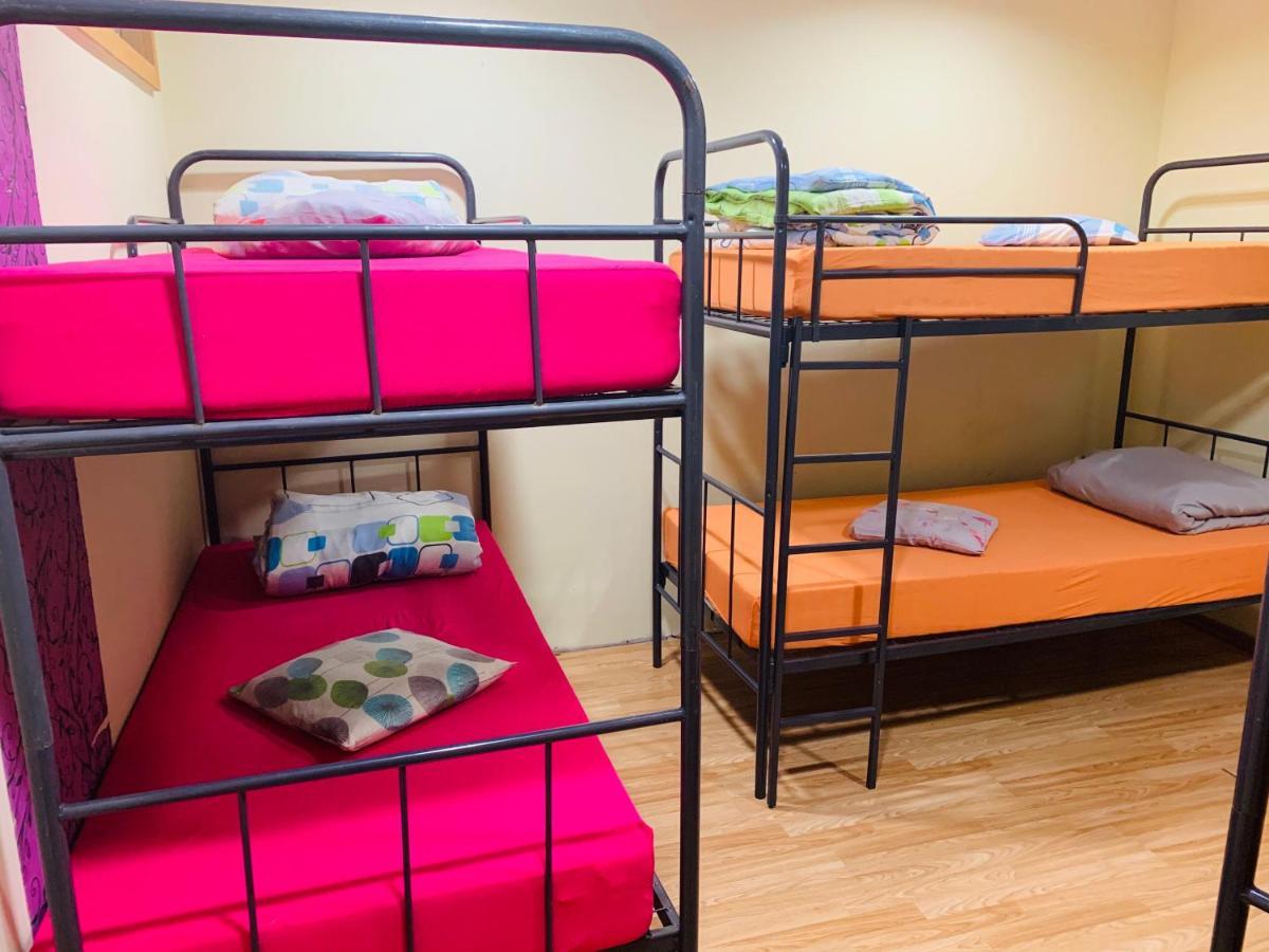 Friends Center Hostel リガ エクステリア 写真
